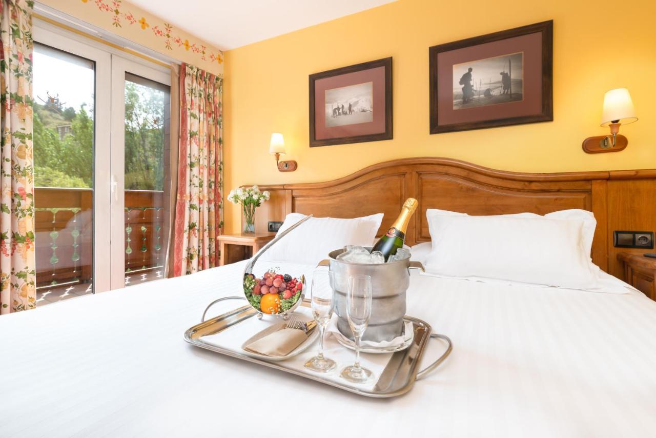 Ski Plaza Hotel & Wellness Canillo Bagian luar foto
